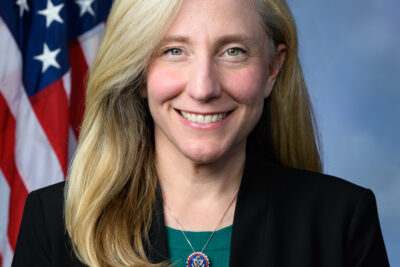 Abigail Spanberger — official portrait
