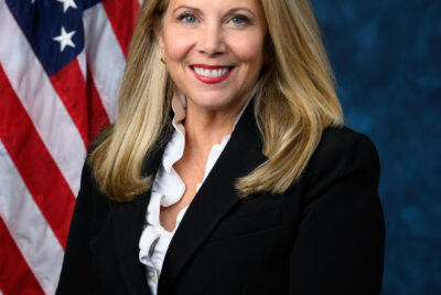 Laura Gillen — official portrait